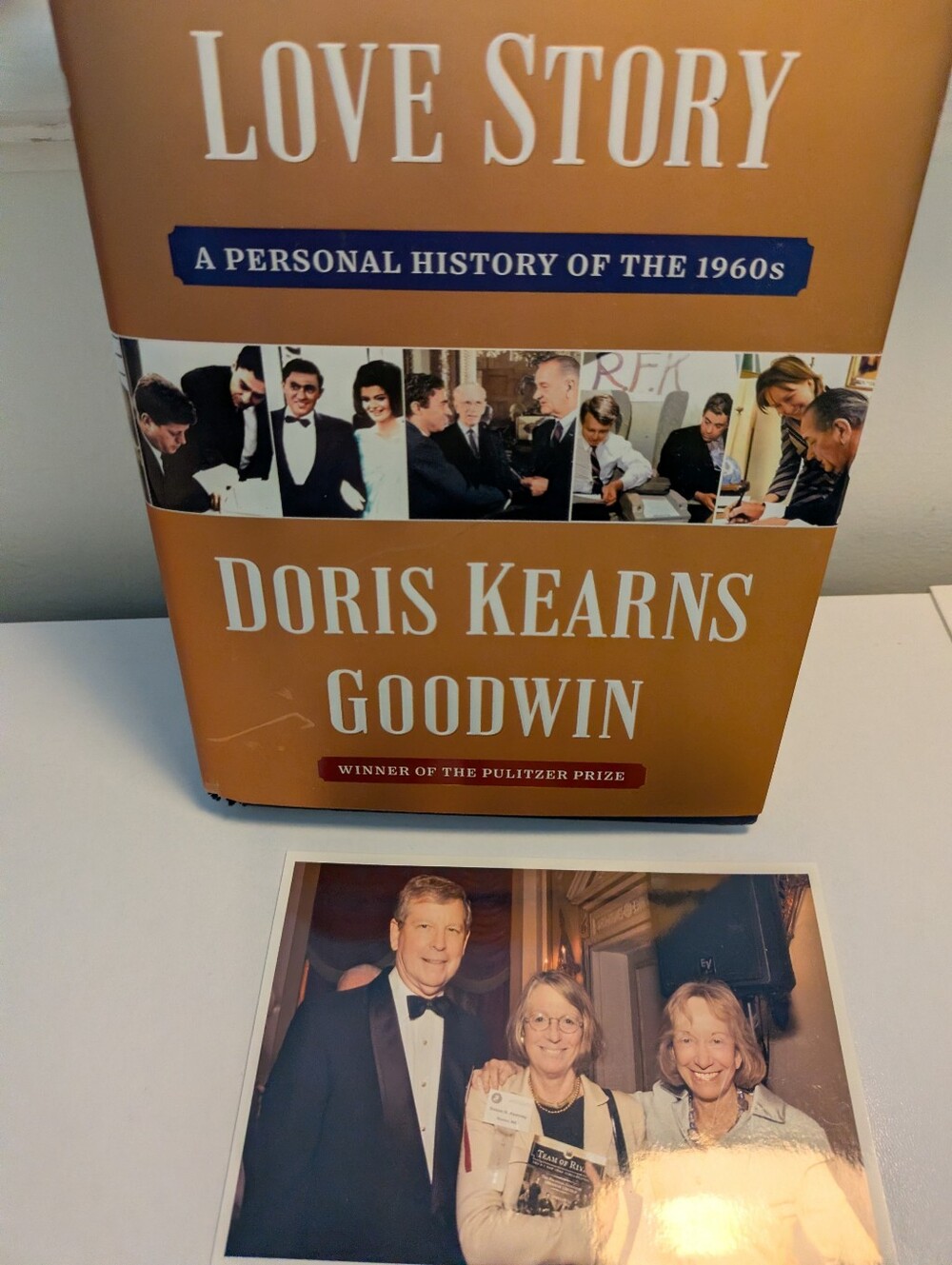 An Unfinished Love Story: A Personal History of the 1960s Hardcover Doris Kearns